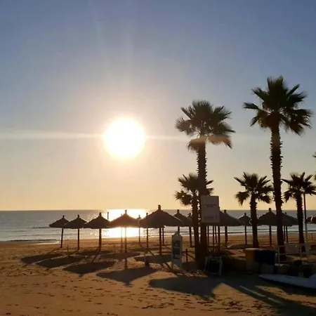 Domek letniskowy Beachfront, Private Garden, Central Area, Private Entrance San Benedetto del Tronto