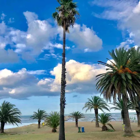 Beachfront, Private Garden, Central Area, Private Entrance * San Benedetto del Tronto