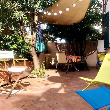 Domek letniskowy Beachfront, Private Garden, Central Area, Private Entrance San Benedetto del Tronto